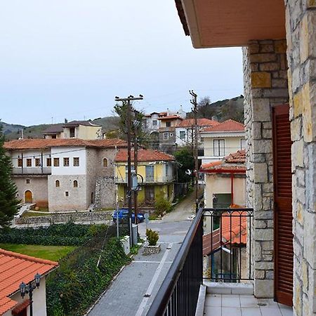 Sfaragoulias Inn Калаврита Экстерьер фото